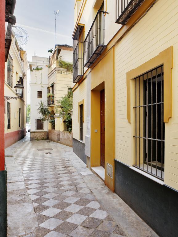Apartamentos Mariscal Sevilla Exterior foto