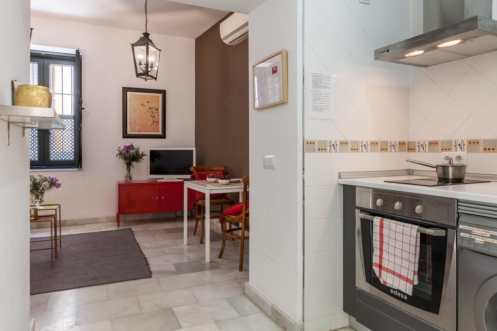 Apartamentos Mariscal Sevilla Exterior foto