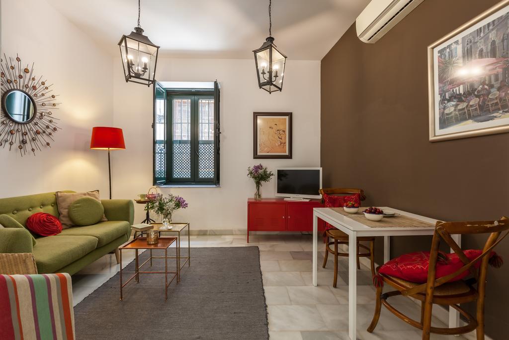 Apartamentos Mariscal Sevilla Exterior foto